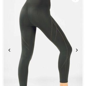 Fabletics High Waisted Seamless Dot Capri Leggings